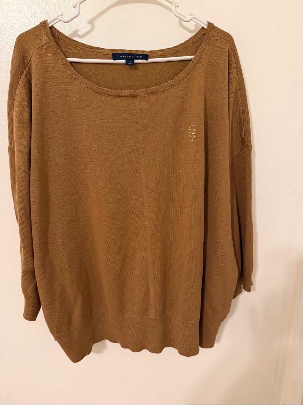 Tommy Hilfiger Women's Crewneck Sweater in Camel Brown